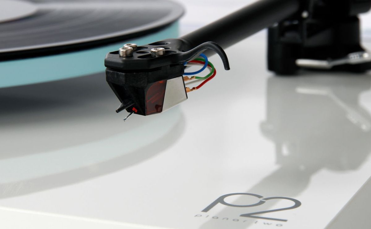 Rega Planar 2 with Nd3 cartridge — manufacturer photograph